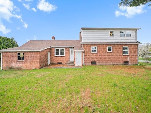 91 Haven Ave, Chicopee, MA 01013