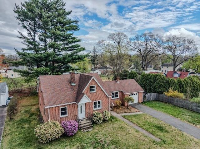 91 Haven Ave, Chicopee, MA 01013
