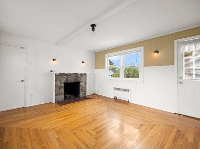 91 Haven Ave, Chicopee, MA 01013