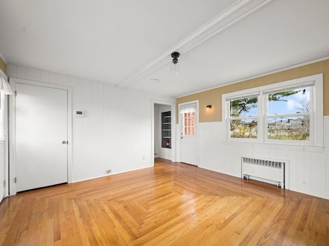91 Haven Ave, Chicopee, MA 01013