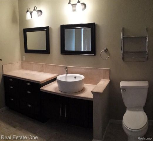 475 Dorchester Way, Milford, MI 48381