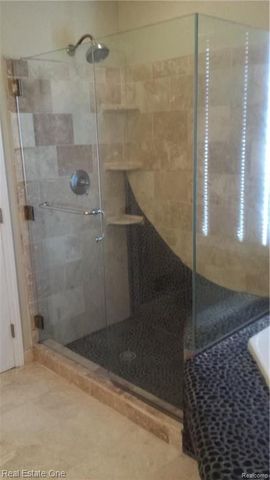 475 Dorchester Way, Milford, MI 48381