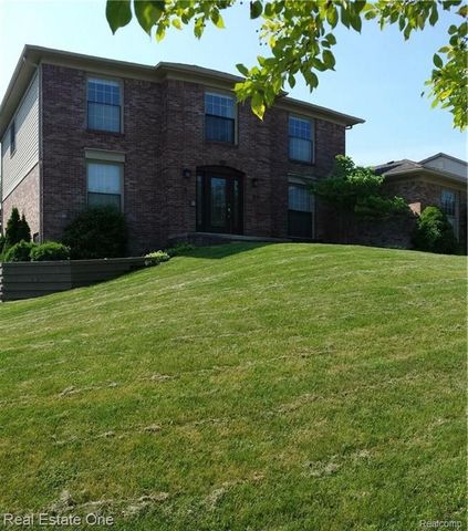 475 Dorchester Way, Milford, MI 48381