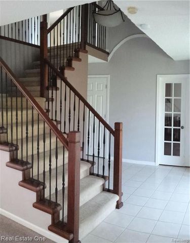 475 Dorchester Way, Milford, MI 48381