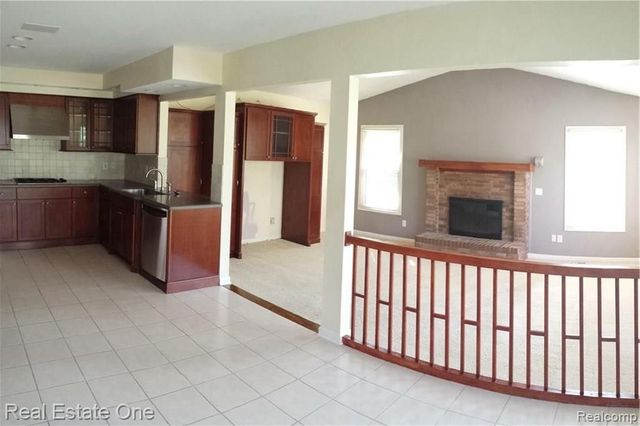 475 Dorchester Way, Milford, MI 48381