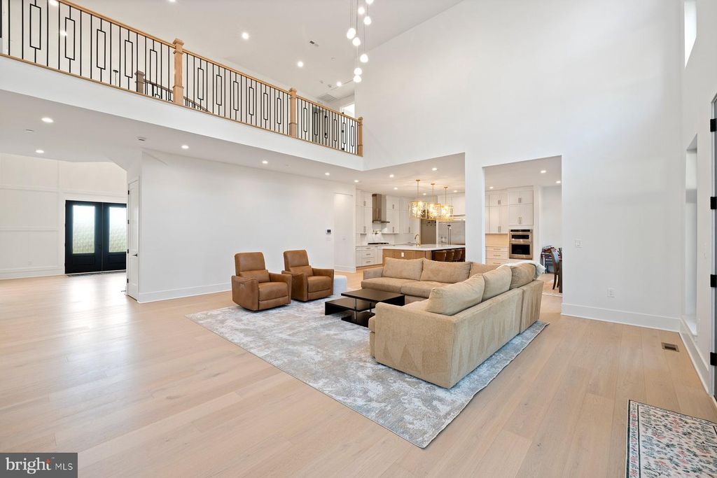 Image 15 of property listing at 13823 BRIGHTON DAM RD, Clarksville, MD 21029