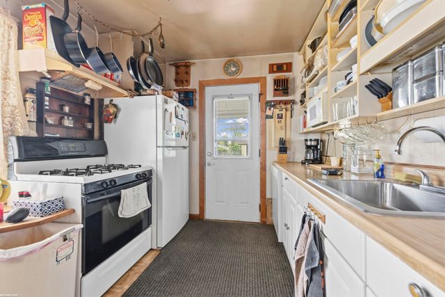 22622 Sharrow Street, Warren, MI 48089
