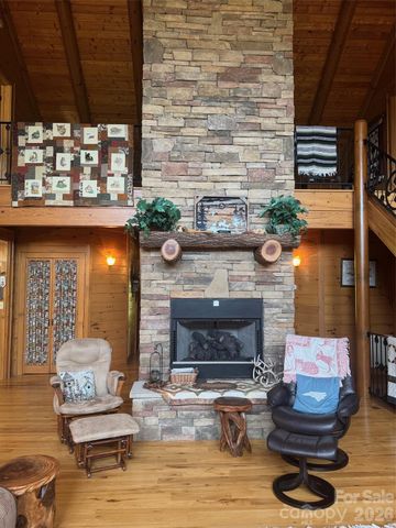 686 Hyacinth Drive, Clyde, NC 28721