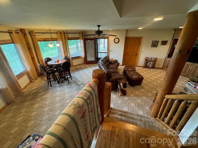 686 Hyacinth Drive, Clyde, NC 28721