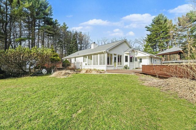 8856 N 42nd Street, Augusta, MI 49012