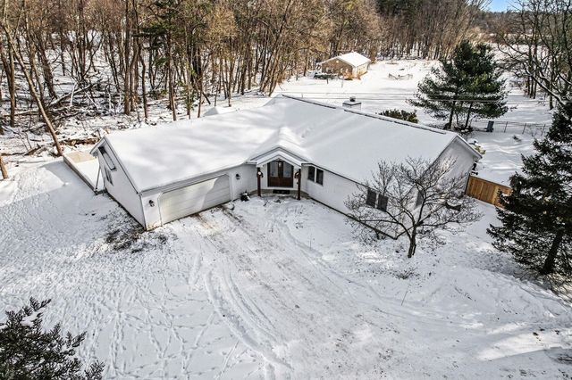 8856 N 42nd Street, Augusta, MI 49012