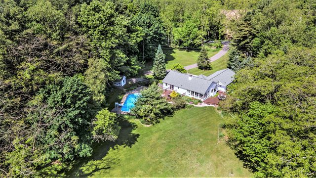 8856 N 42nd Street, Augusta, MI 49012