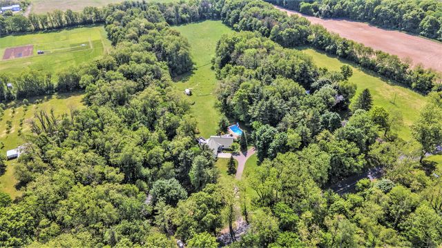 8856 N 42nd Street, Augusta, MI 49012