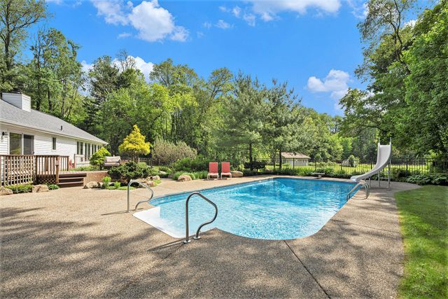 8856 N 42nd Street, Augusta, MI 49012