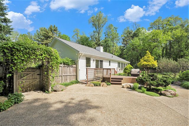 8856 N 42nd Street, Augusta, MI 49012