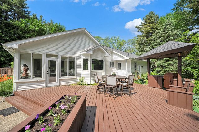 8856 N 42nd Street, Augusta, MI 49012