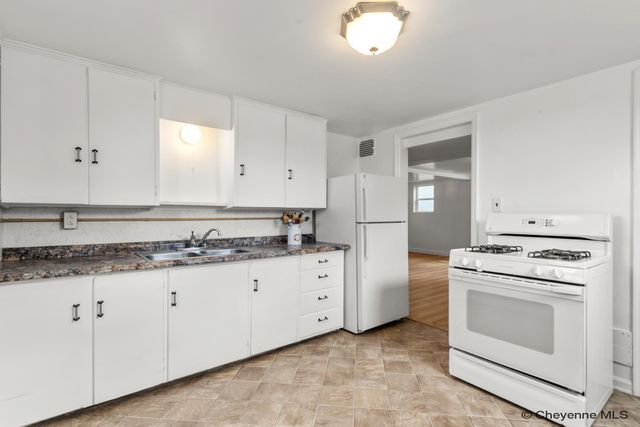1400 E 18TH ST, Cheyenne, WY 82001
