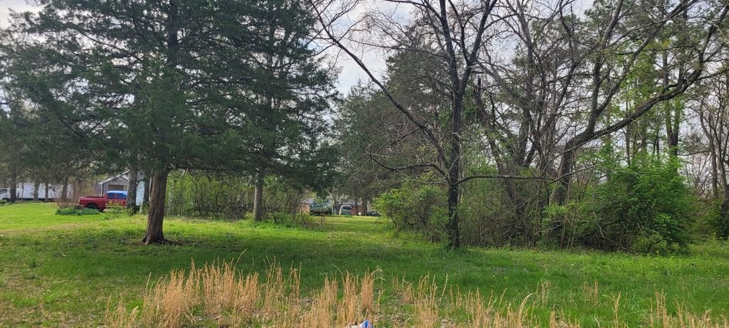 1 Buckingham Ln, Shelbyville, TN 37160