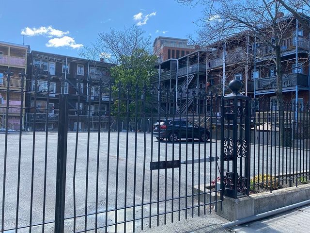 150 Liverpool St 3, Boston, MA 02128