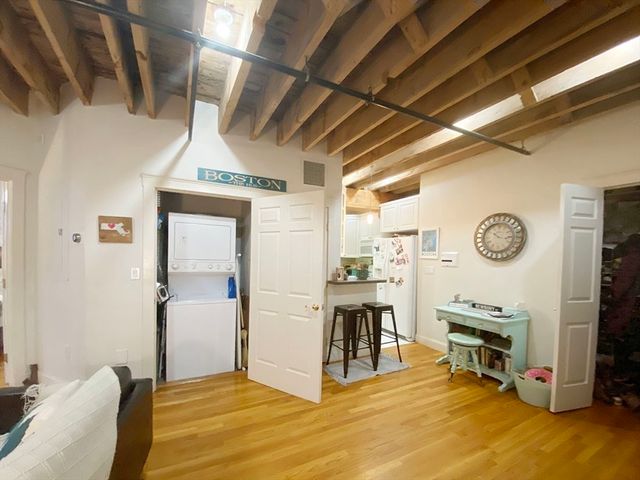 150 Liverpool St 3, Boston, MA 02128