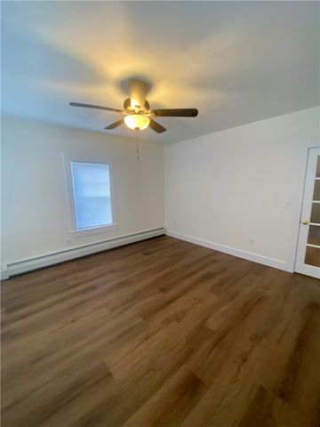 6 Second School Street 1, Bristol, RI 02809