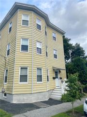 6 Second School Street 1, Bristol, RI 02809