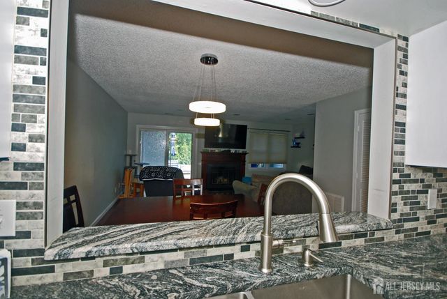 37 Upperbrook Court, Sayreville, NJ 08859
