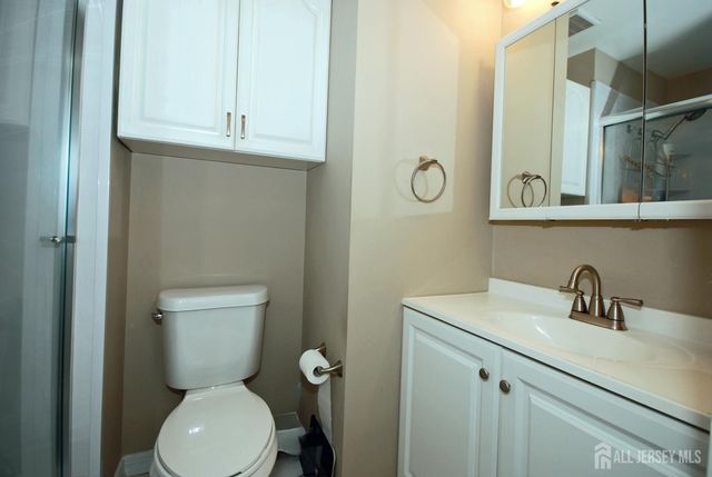 37 Upperbrook Court, Sayreville, NJ 08859