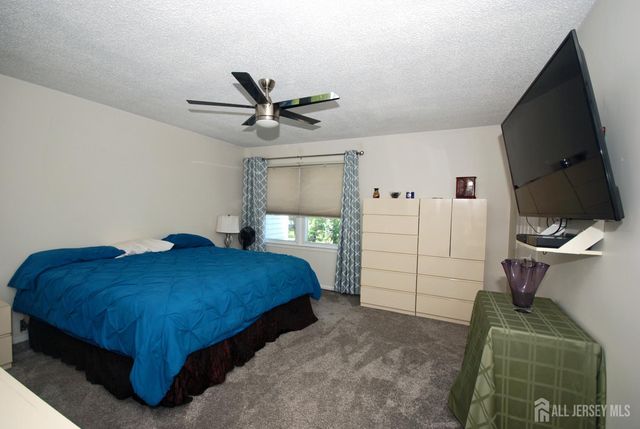 37 Upperbrook Court, Sayreville, NJ 08859