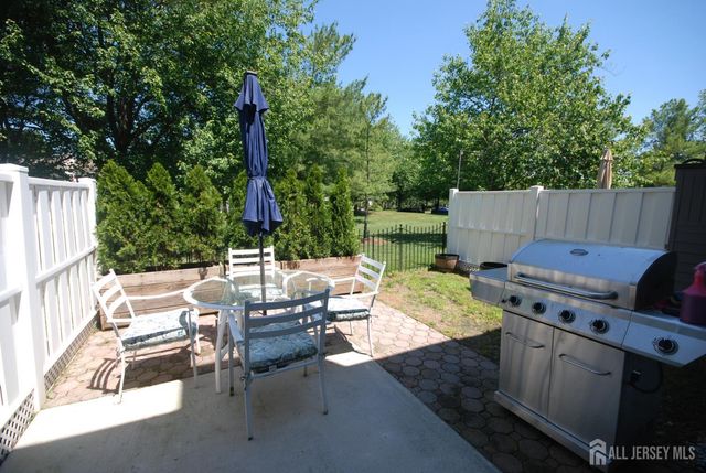 37 Upperbrook Court, Sayreville, NJ 08859