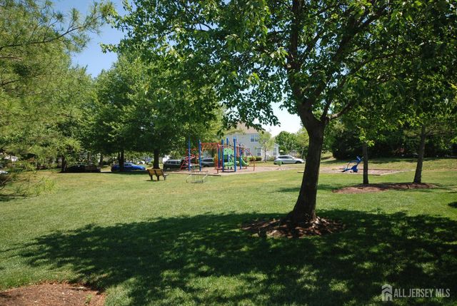 37 Upperbrook Court, Sayreville, NJ 08859