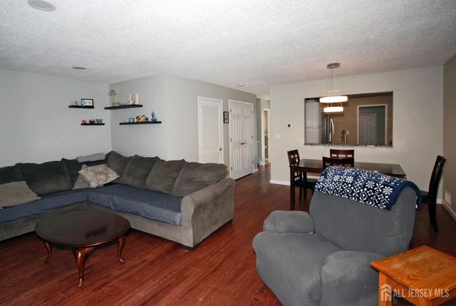 37 Upperbrook Court, Sayreville, NJ 08859