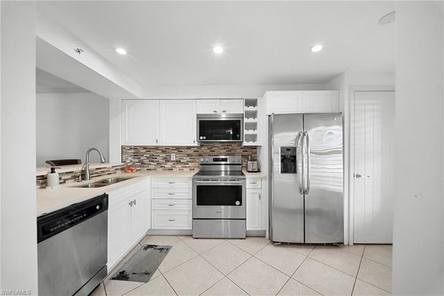 2456 Millcreek LN 103, Naples, FL 34119