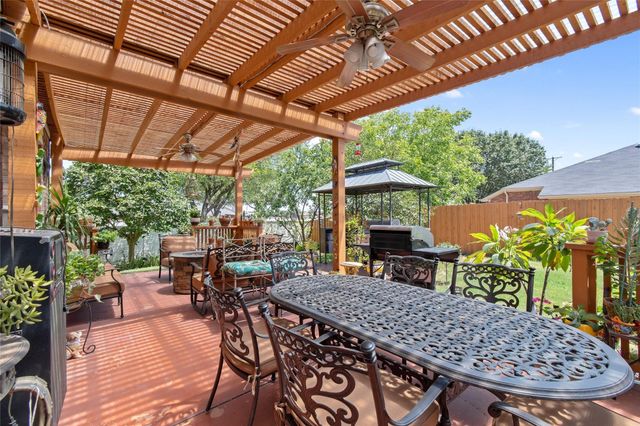 1003 Stonebrook Drive, Grand Prairie, TX 75052