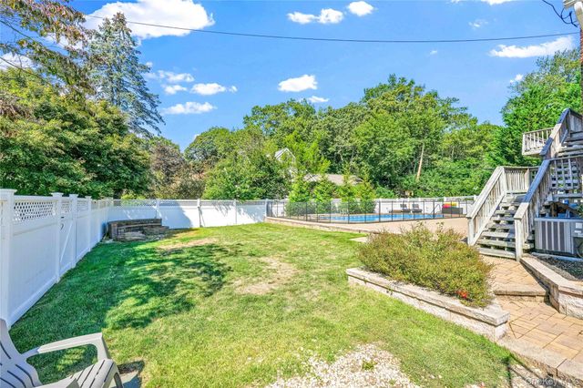 2 Amherst Lane, Smithtown, NY 11787