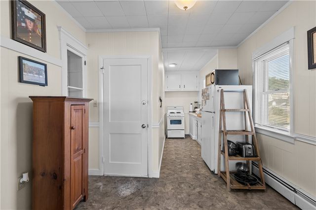 38 Aquidneck Avenue 2, Portsmouth, RI 02871