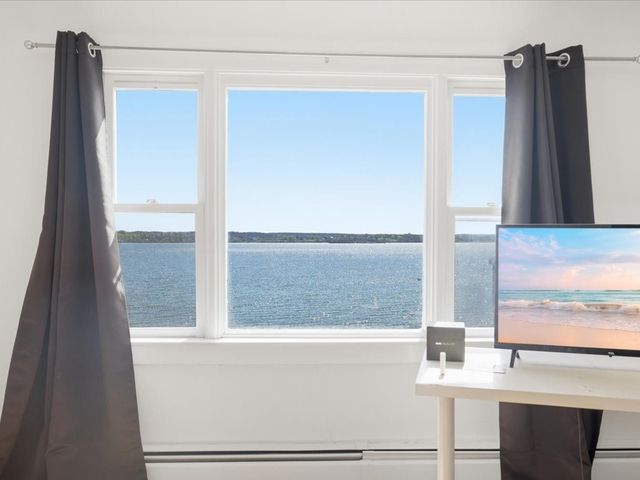 38 Aquidneck Avenue 2, Portsmouth, RI 02871