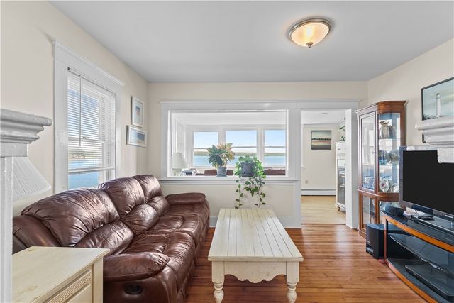 38 Aquidneck Avenue 2, Portsmouth, RI 02871