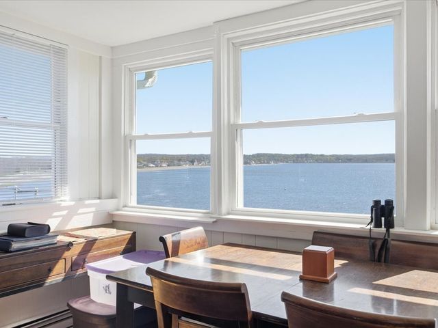 38 Aquidneck Avenue 2, Portsmouth, RI 02871