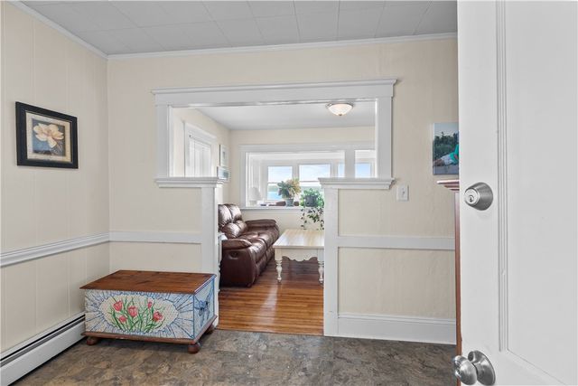 38 Aquidneck Avenue 2, Portsmouth, RI 02871