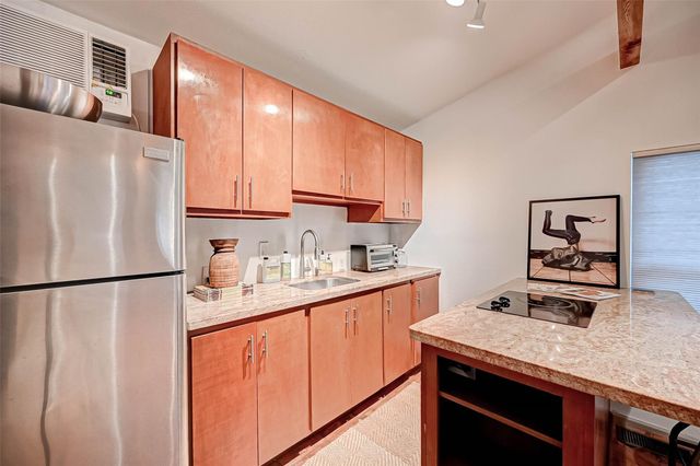1612 W Alabama Street B, Houston, TX 77006