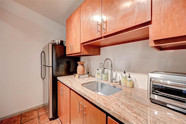 1612 W Alabama Street B, Houston, TX 77006