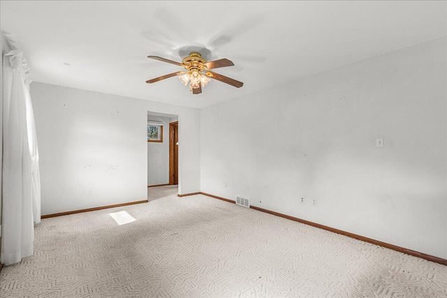 N5454 Crystal Springs DRIVE, Fredonia, WI 53021