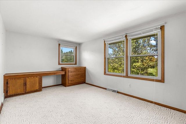 N5454 Crystal Springs DRIVE, Fredonia, WI 53021