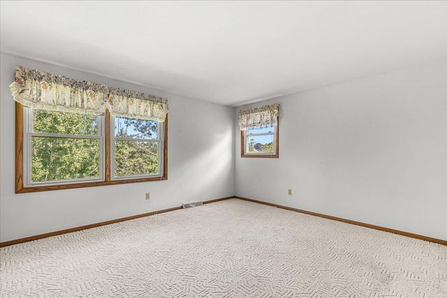 N5454 Crystal Springs DRIVE, Fredonia, WI 53021