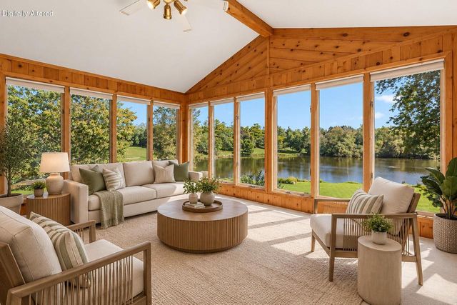 N5454 Crystal Springs DRIVE, Fredonia, WI 53021
