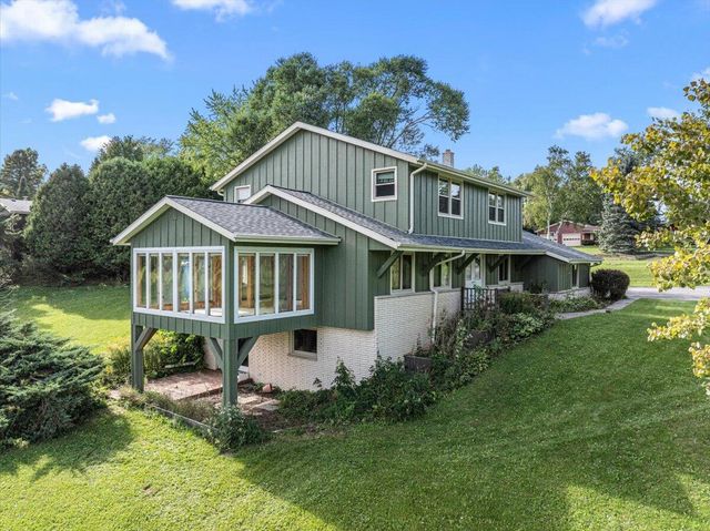 N5454 Crystal Springs DRIVE, Fredonia, WI 53021