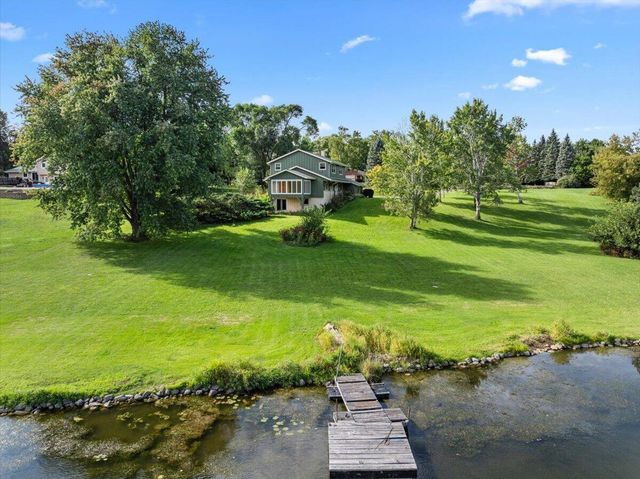 N5454 Crystal Springs DRIVE, Fredonia, WI 53021