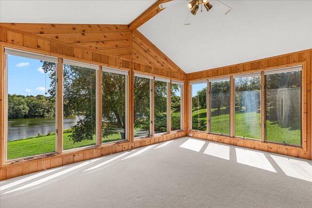 N5454 Crystal Springs DRIVE, Fredonia, WI 53021