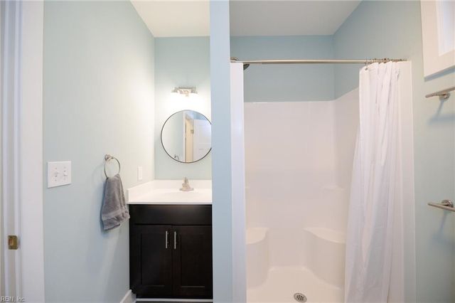 10410 Robins Nest LN, Gloucester, VA 23061